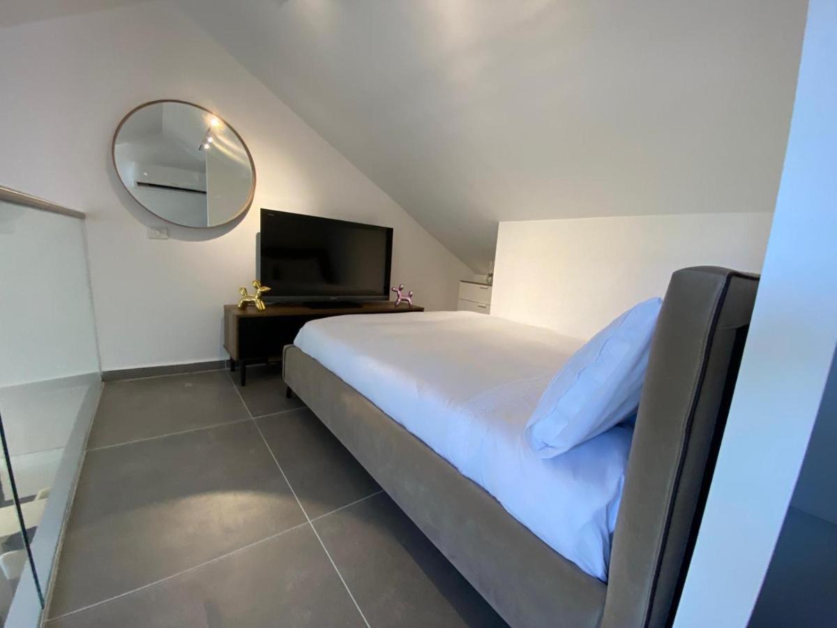 Royal רויאל פארק Apartment *